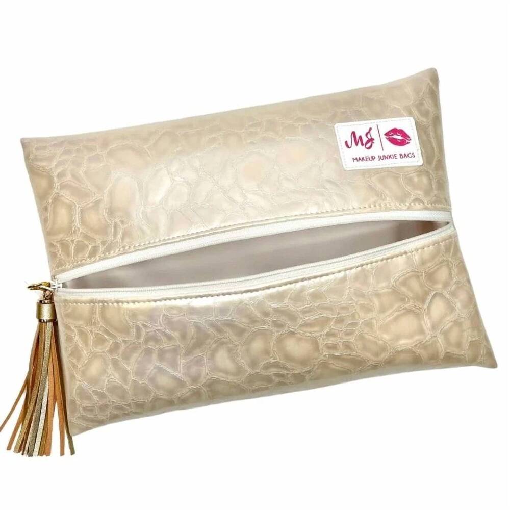NEW MAKEUP JUNKIE women's iconic gator case in gold